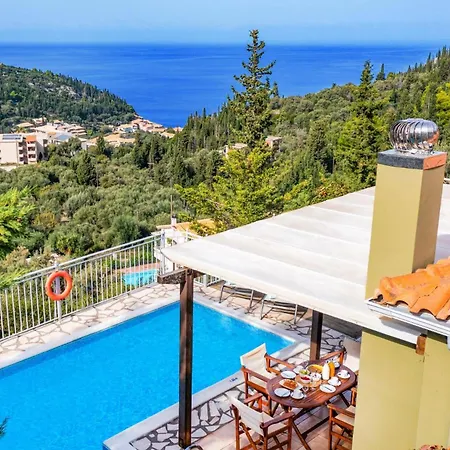 Vilă Erato Nikitas By *